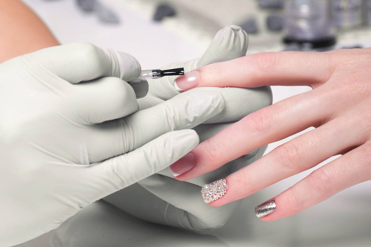 Manicura profesional en Bareu Estètic Arenys de Mar